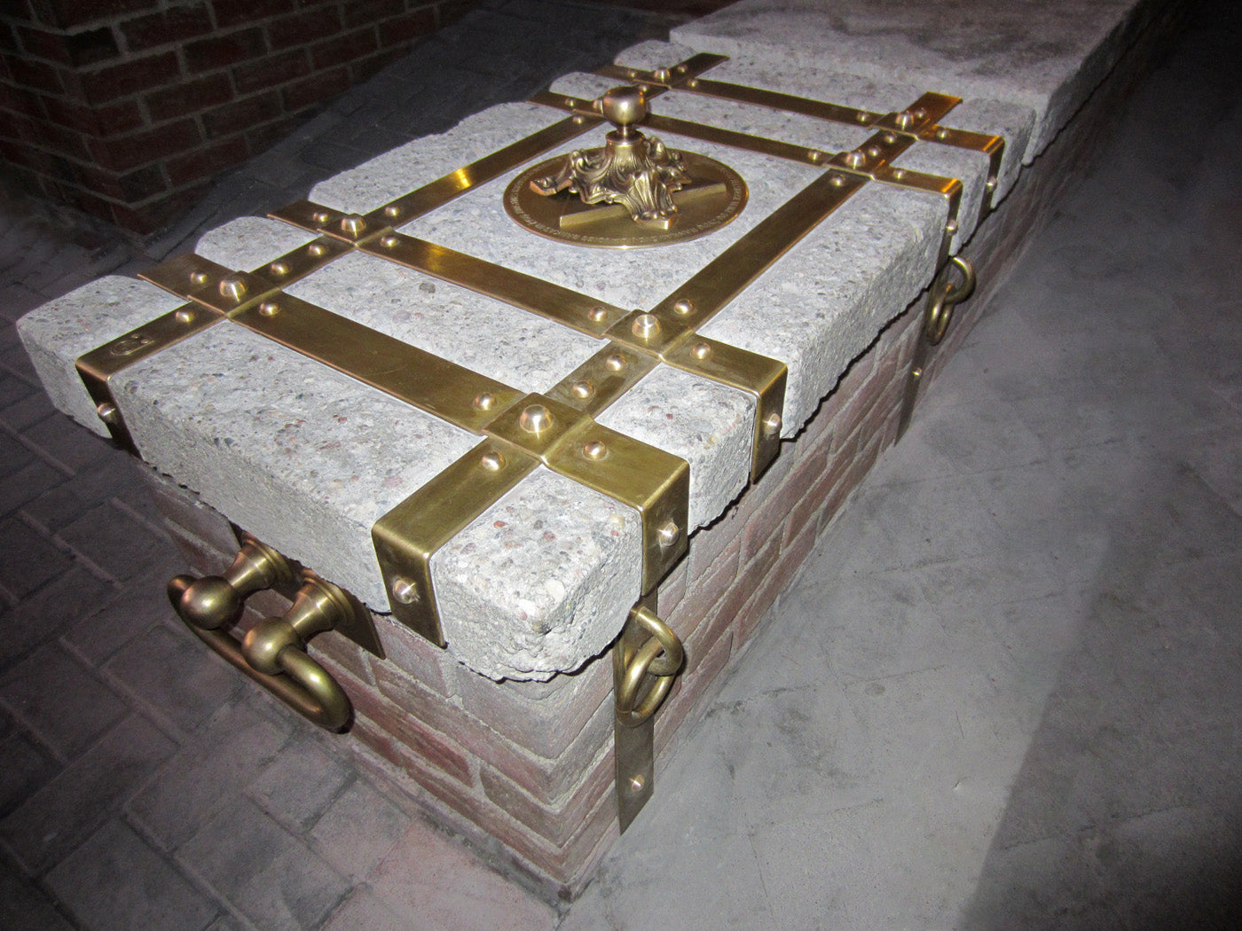 In Architecture, Jewish Memorial, Casket - ROMUALDAS INČIRAUSKAS